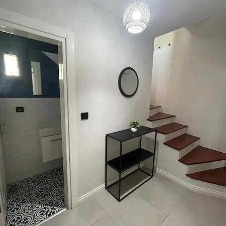 Deniz Manzarali Apartment