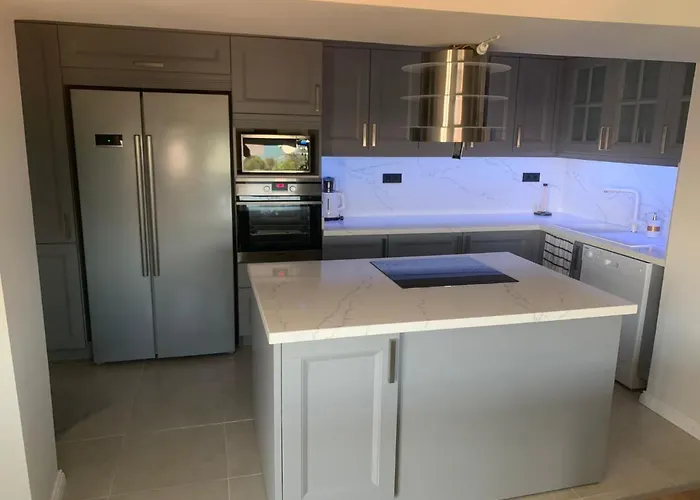 Apartman Deniz Manzarali *