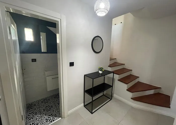 Apartman Deniz Manzarali *