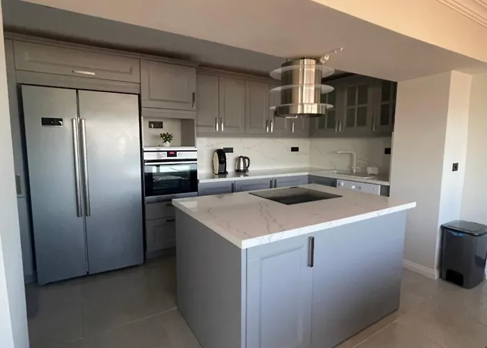 Apartman Deniz Manzarali